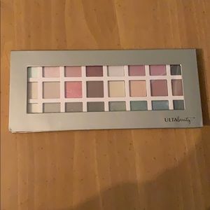 Eyeshadow palette